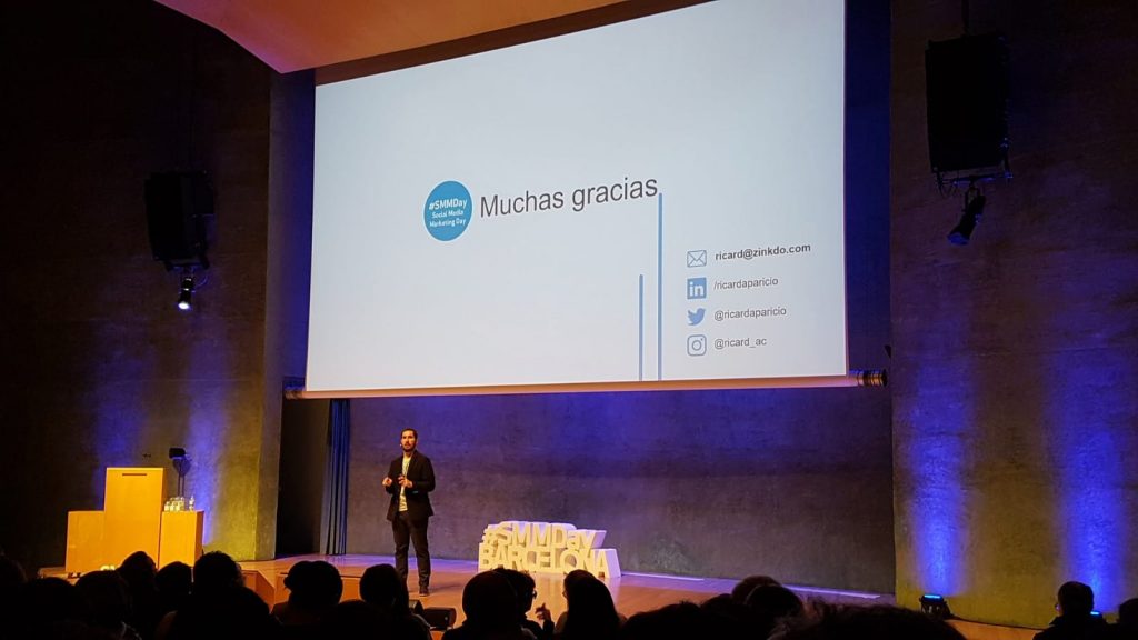 Ricard Aparicio exposant al SMMDay com aplicar la creativitat a les xarxes socials